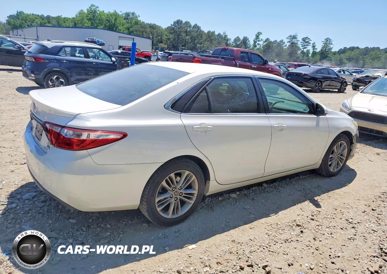 2016 Toyota Camry Se VIN:4T1BF1FK0GU117694 - 3