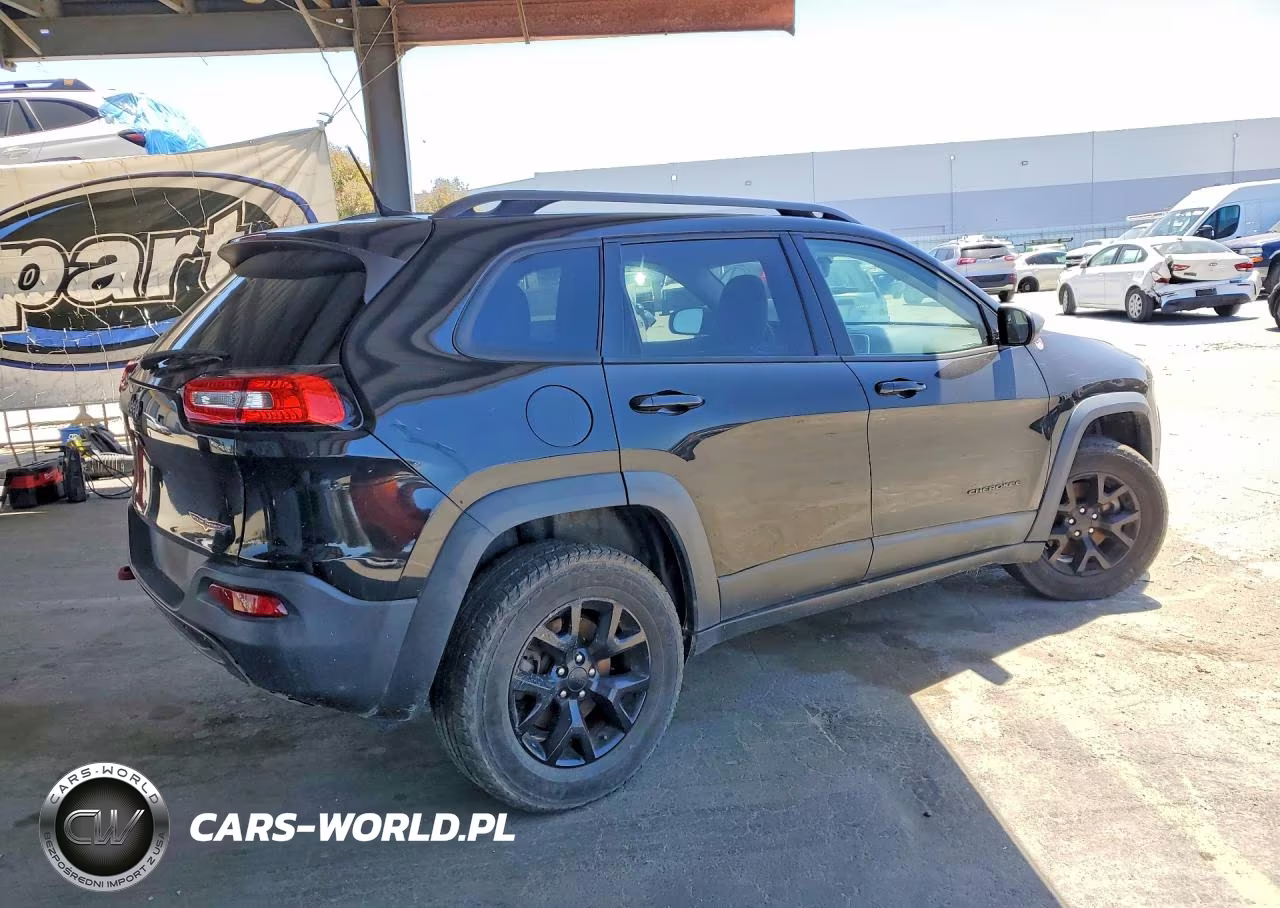2015 Jeep Cherokee Trailhawk VIN:1C4PJMBS7FW770039 - 3