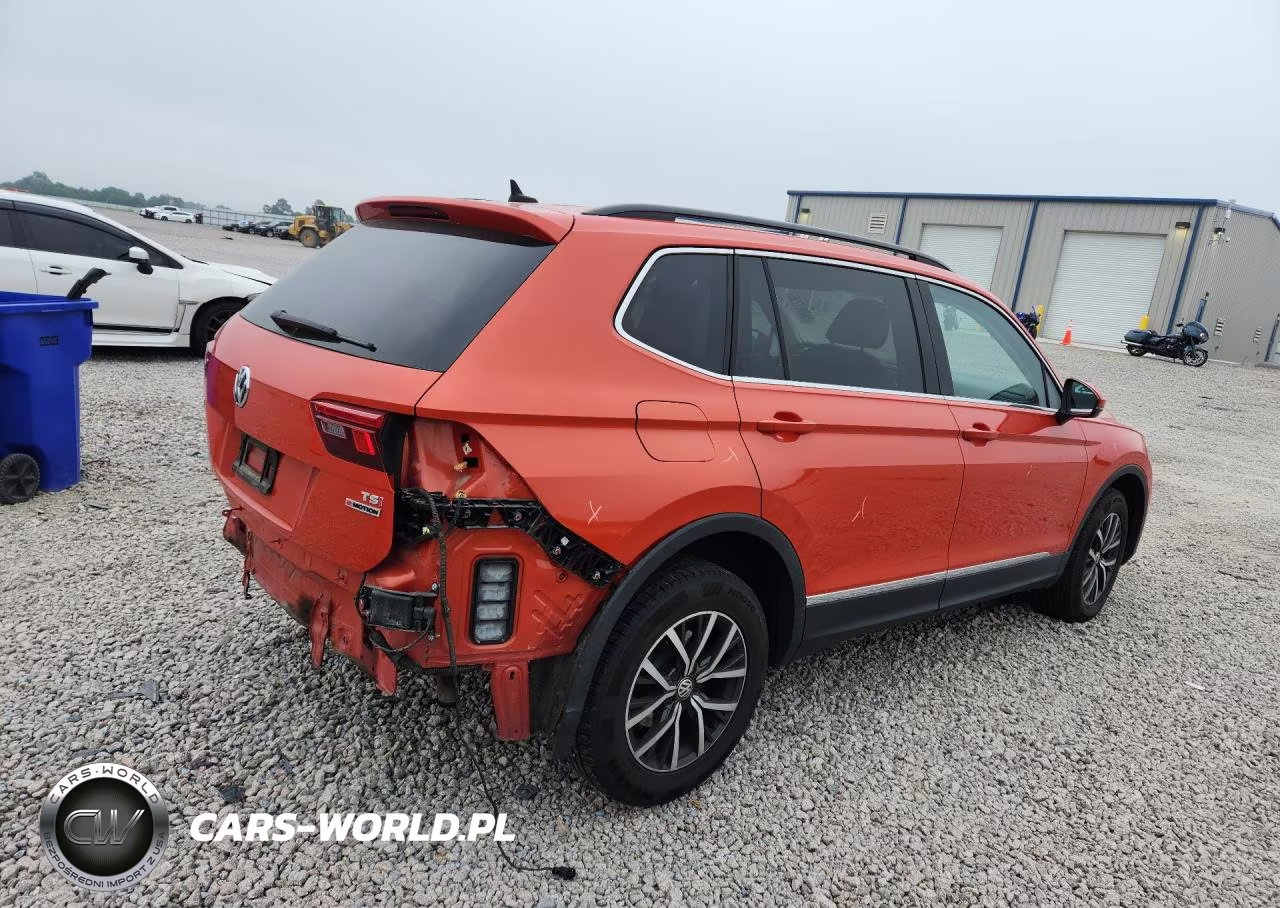 2018 Volkswagen Tiguan Se VIN:3VV2B7AX9JM190176 - 3