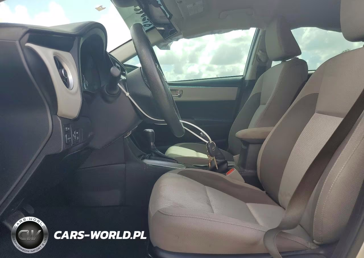 2018 Toyota Corolla Le VIN:5YFBURHE0JP821074 - 7