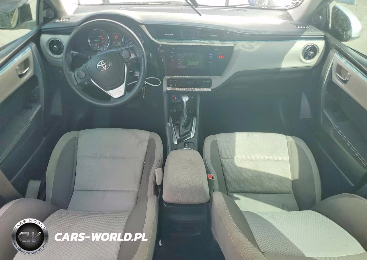 2018 Toyota Corolla Le VIN:5YFBURHE0JP821074 - 8