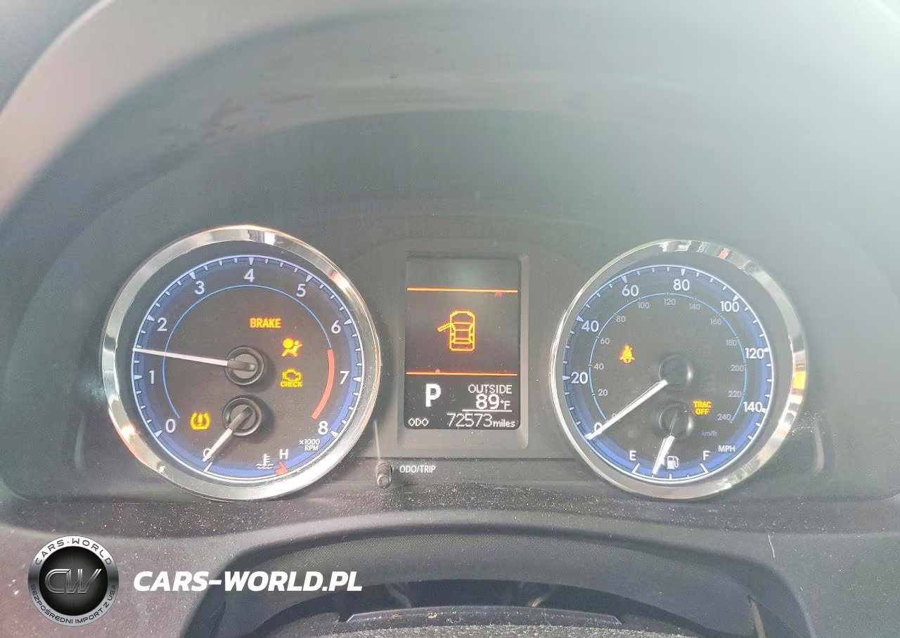 2018 Toyota Corolla Le VIN:5YFBURHE0JP821074 - 9