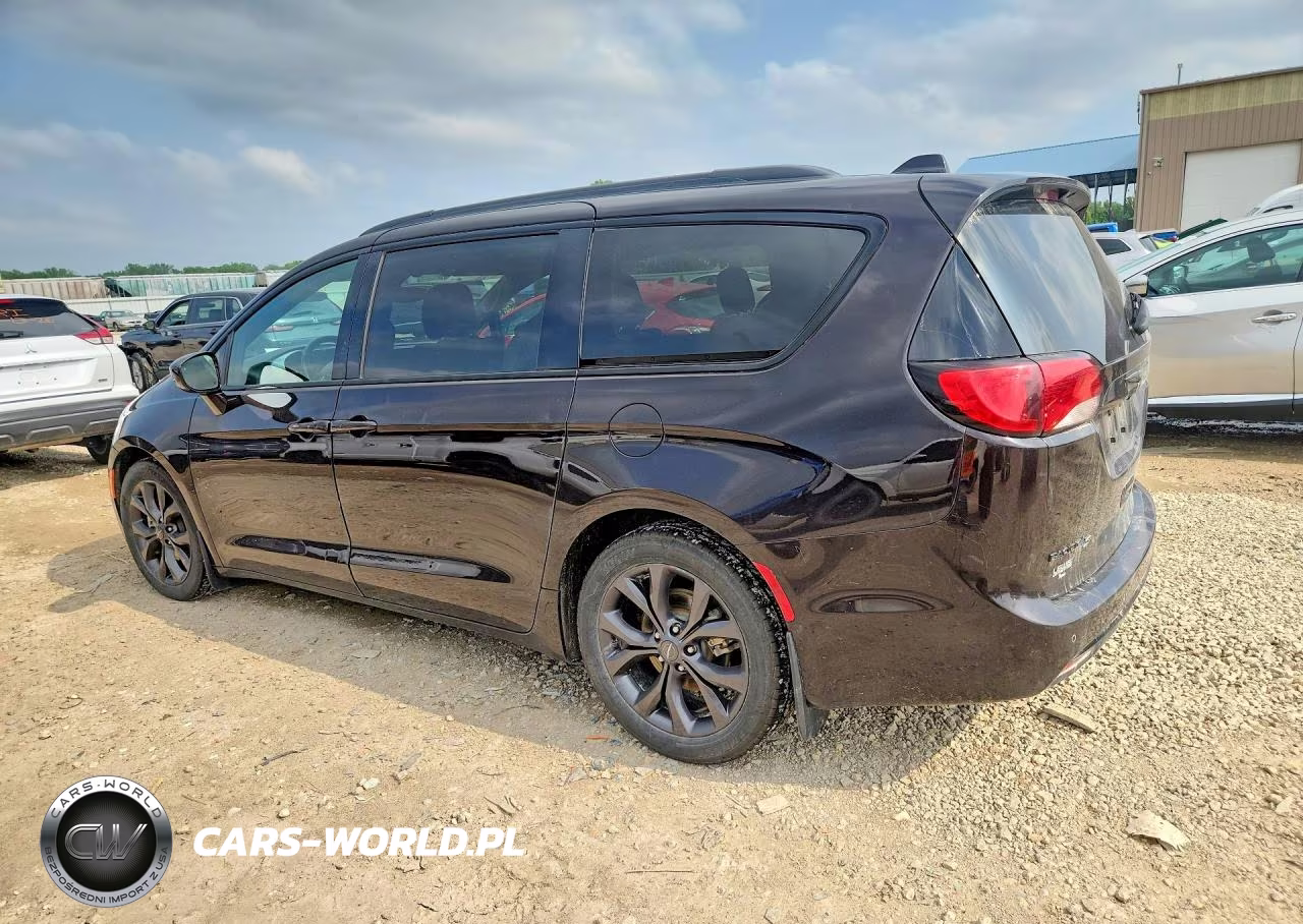 2019 Chrysler Pacifica Touring Plus VIN:2C4RC1FG0KR574566 - 2
