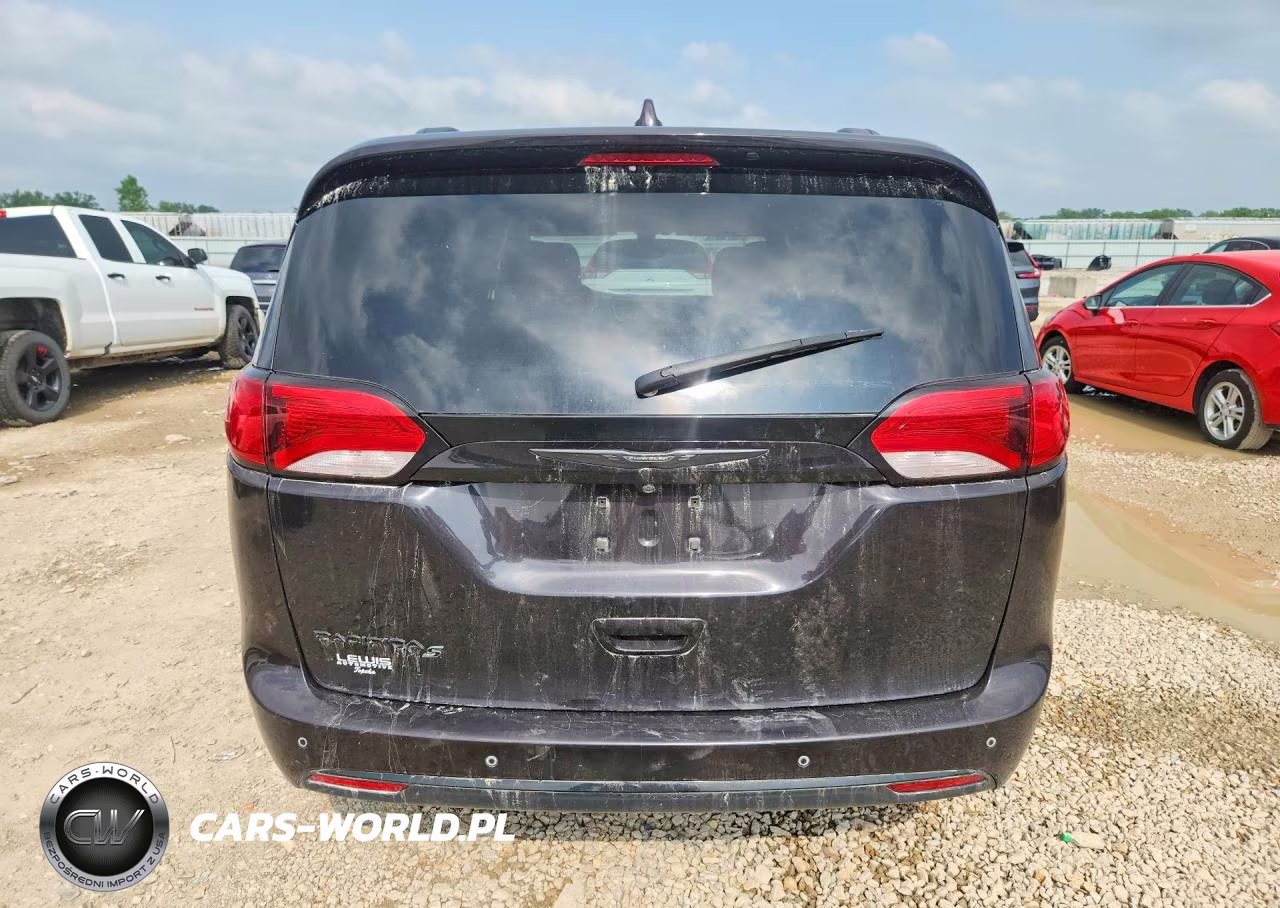 2019 Chrysler Pacifica Touring Plus VIN:2C4RC1FG0KR574566 - 6