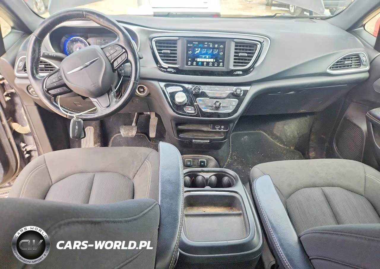 2019 Chrysler Pacifica Touring Plus VIN:2C4RC1FG0KR574566 - 8
