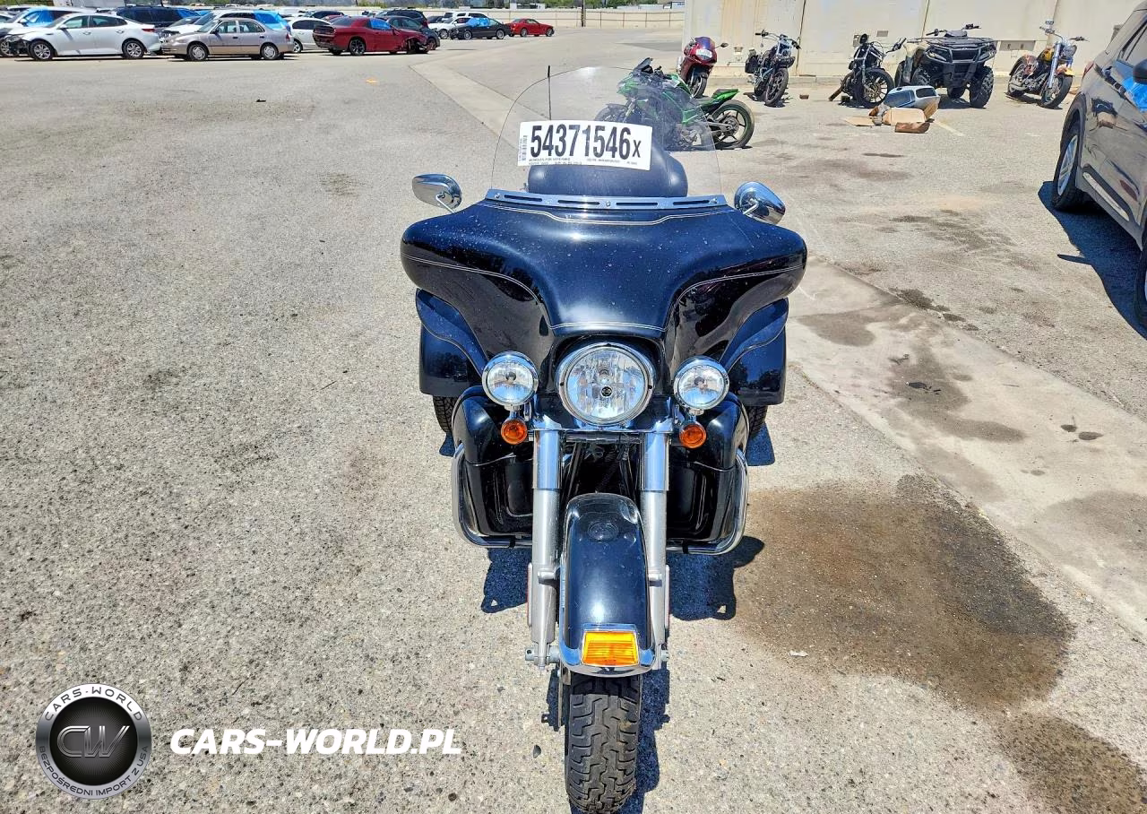 2013 Harley-Davidson Flhtcutg Tri Glide Ultra Classic VIN:1HD1MAM16DB856543 - 2