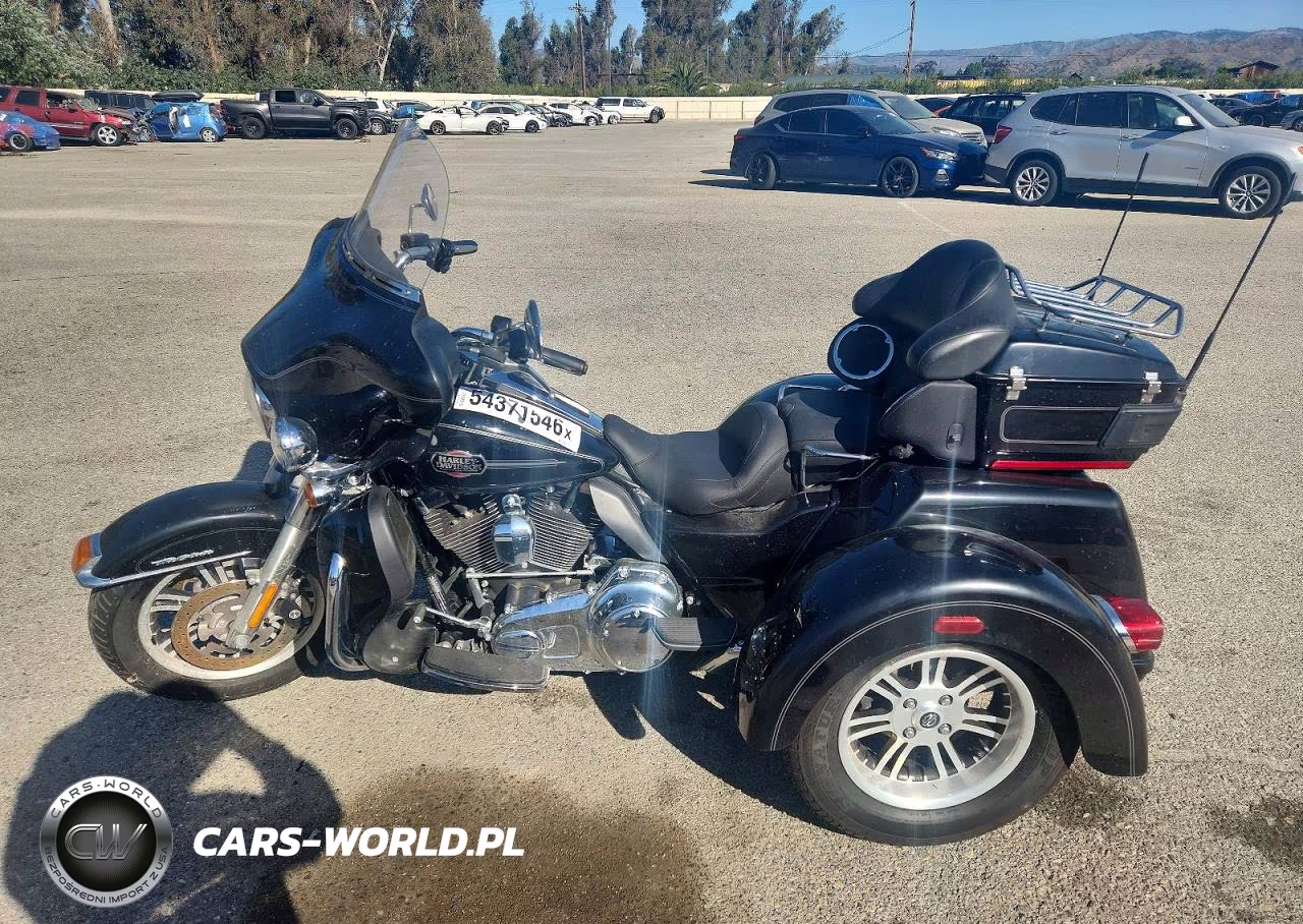 2013 Harley-Davidson Flhtcutg Tri Glide Ultra Classic VIN:1HD1MAM16DB856543 - 3