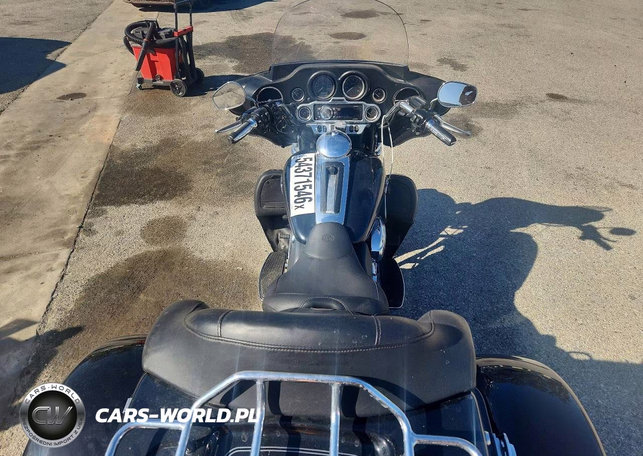 2013 Harley-Davidson Flhtcutg Tri Glide Ultra Classic VIN:1HD1MAM16DB856543 - 6