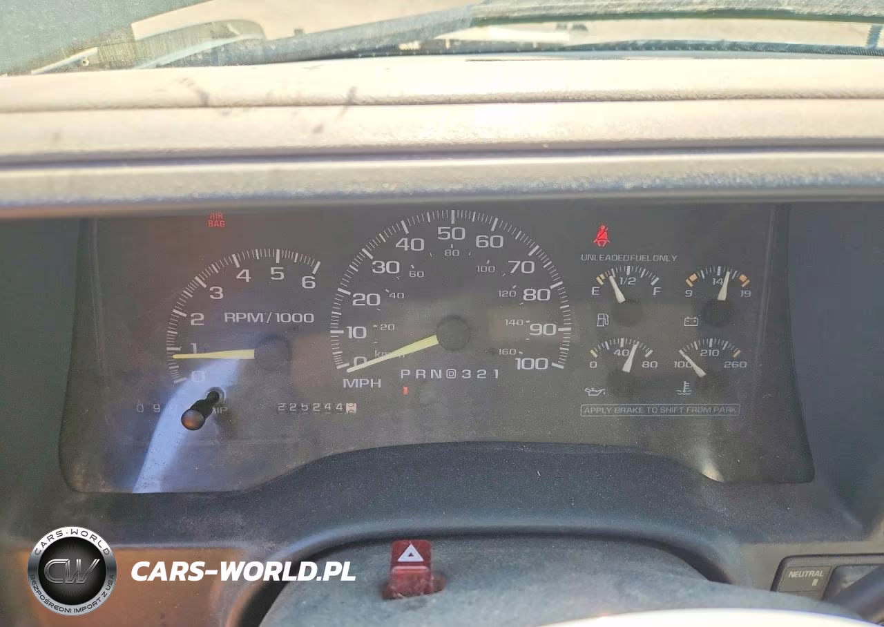 1998 Chev Suburban VIN:3GNFK16R3WG146064 - 9