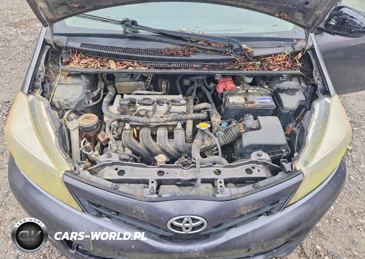 2013 Toyota Yaris 5-Door L VIN:JTDKTUD35DD549073 - 11