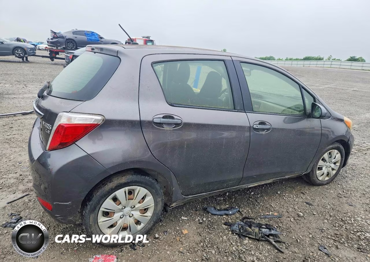 2013 Toyota Yaris 5-Door L VIN:JTDKTUD35DD549073 - 3