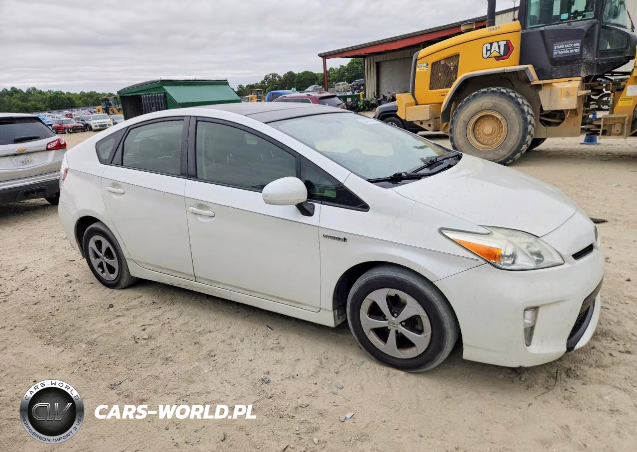 2013 Toyota Prius Three VIN:JTDKN3DU2D5594415 - 4