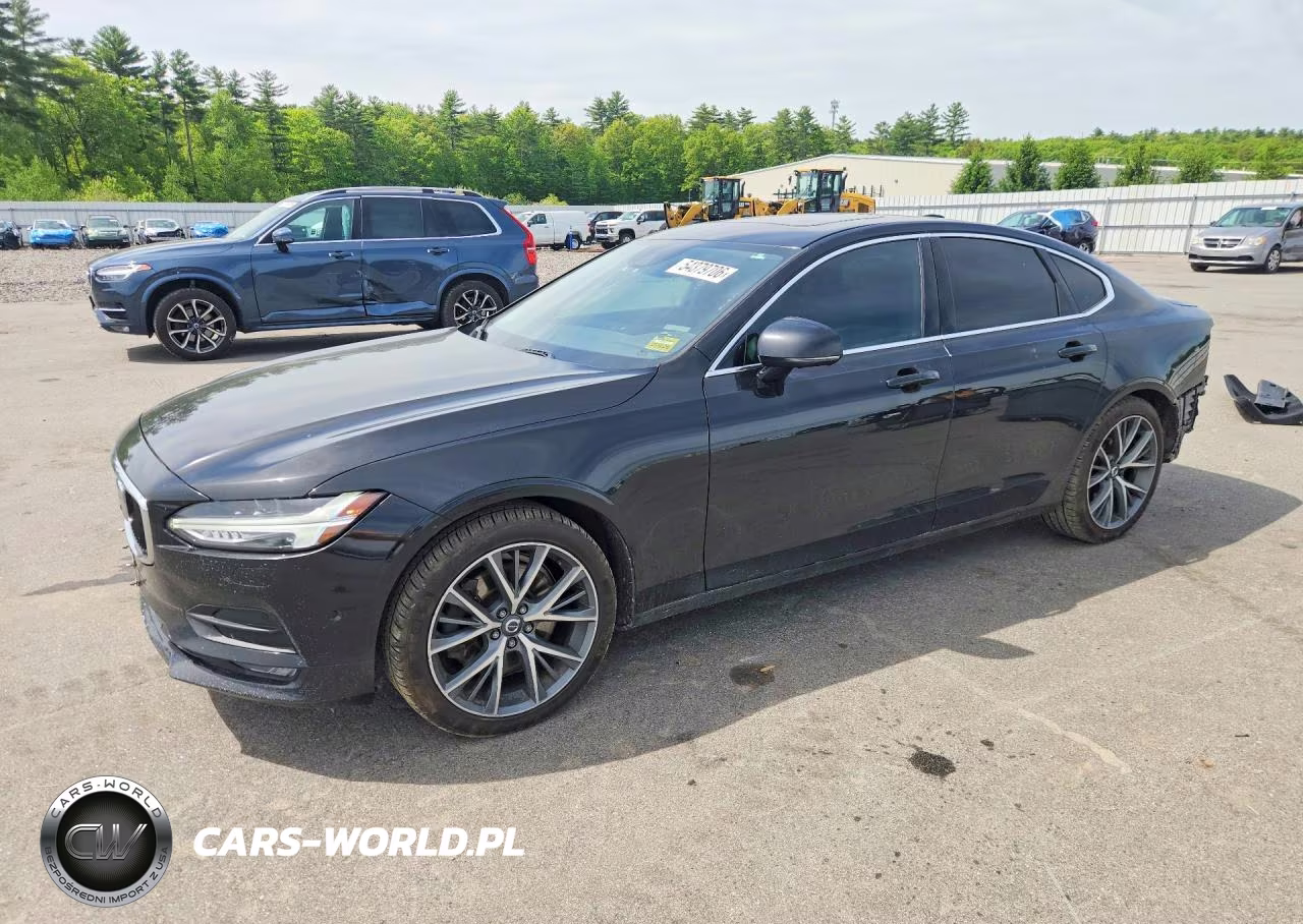 2017 Volvo S90 T6 Momentum