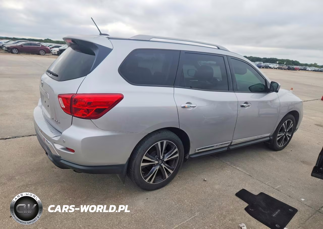 2017 Nissan Pathfinder Platinum VIN:5N1DR2MN5HC698247 - 3
