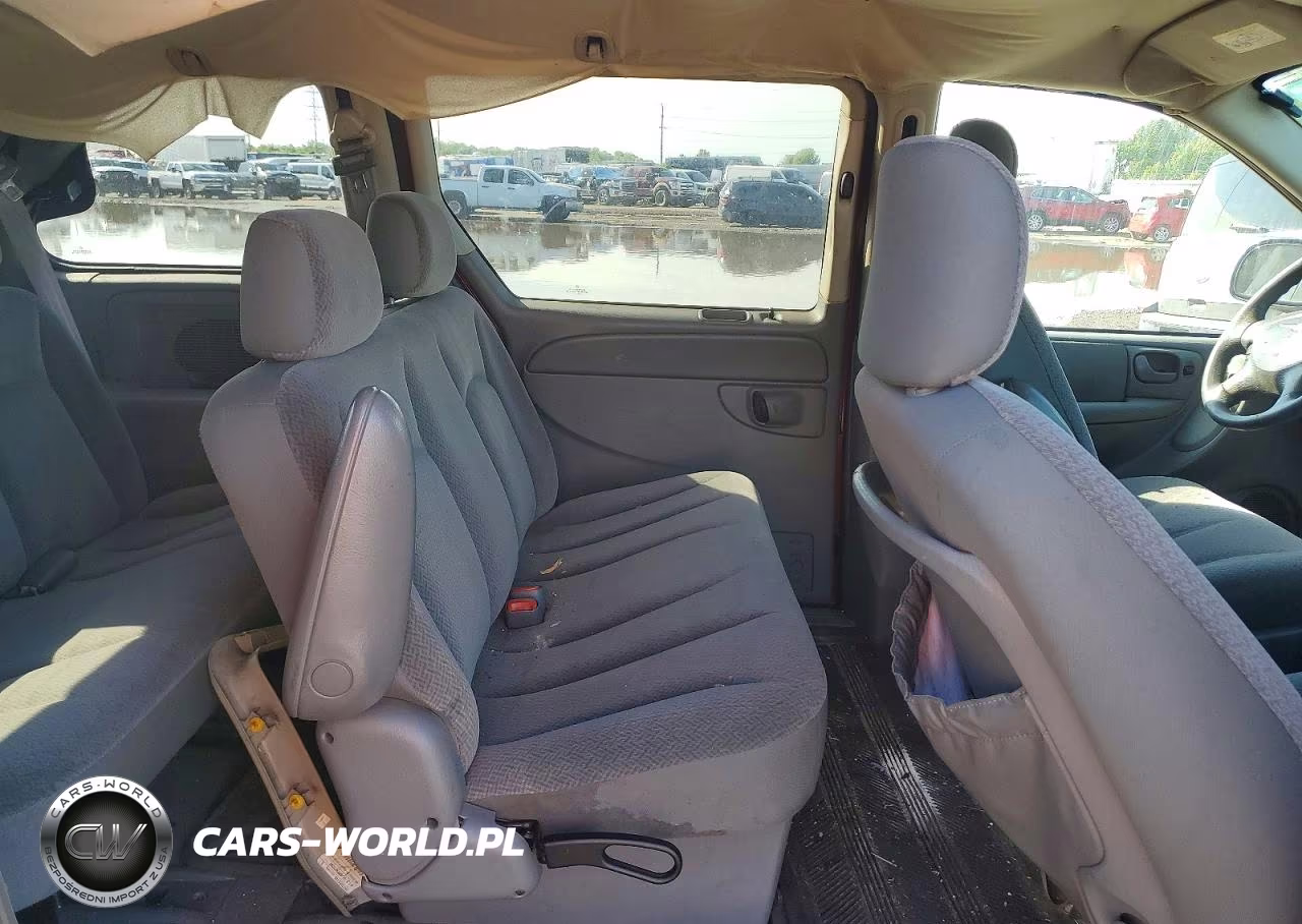 2005 Chrysler Town & Country VIN:1C4GP45R35B375174 - 11