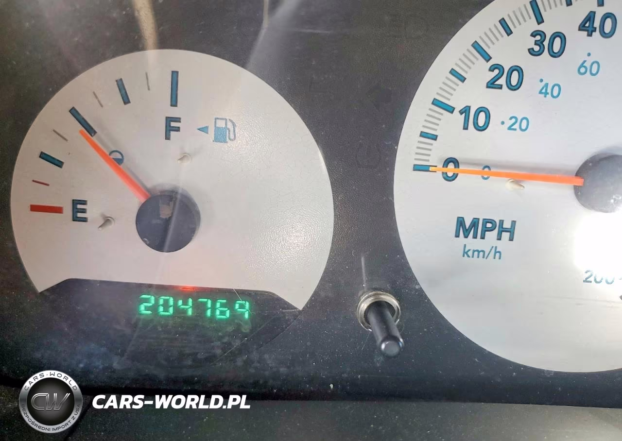 2005 Chrysler Town & Country VIN:1C4GP45R35B375174 - 9