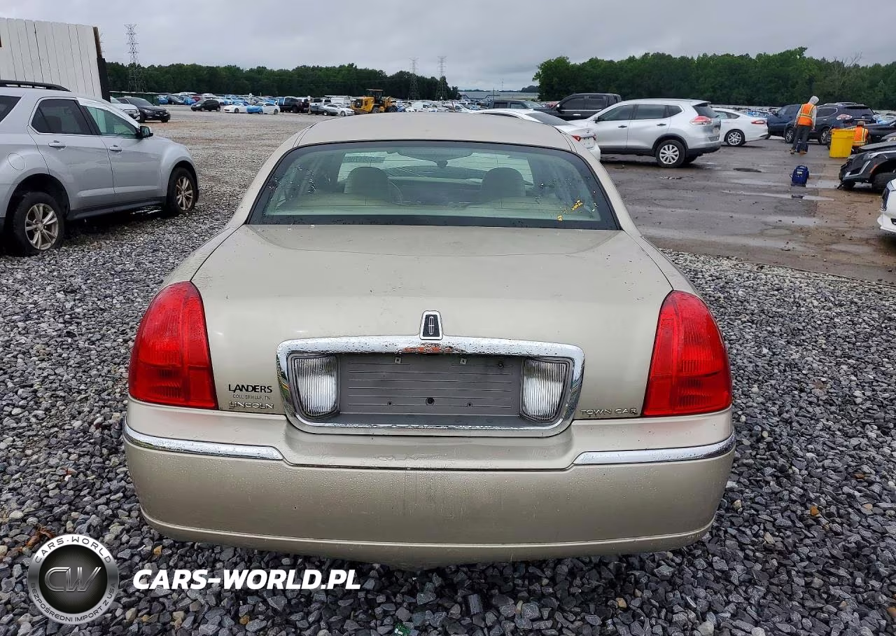 2009 Lincoln Town Car Signature Limited VIN:2LNHM82V39X635576 - 6