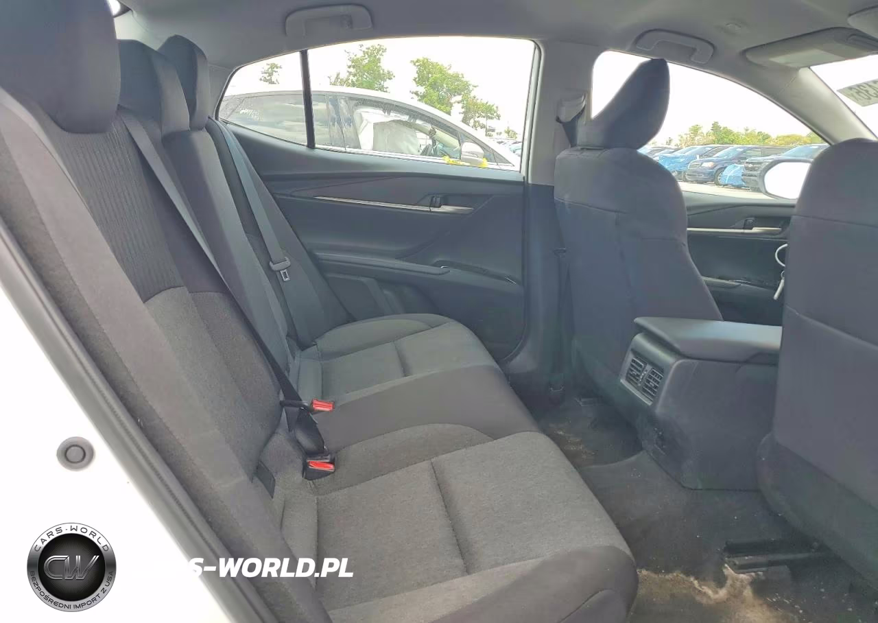 2025 Toyota Camry Le VIN:4T1DAACK0SU026624 - 10