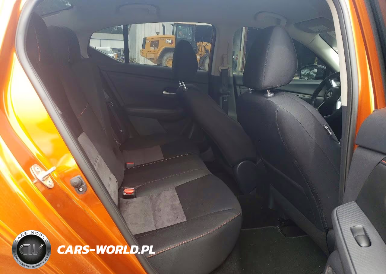 2025 Nissan Sentra Sr VIN:3N1AB8DV5SY215596 - 10