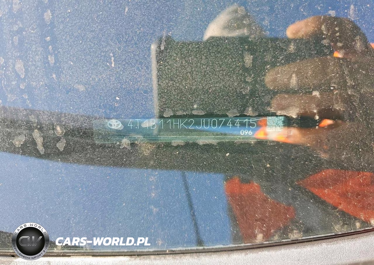 2018 Toyota Camry L VIN:4T1B11HK2JU074415 - 12