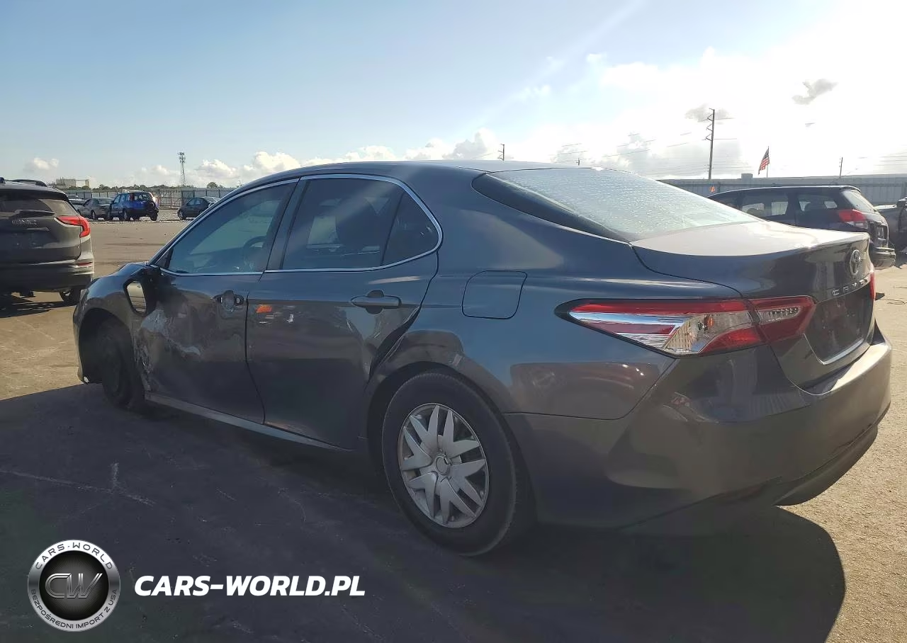 2018 Toyota Camry L VIN:4T1B11HK2JU074415 - 2