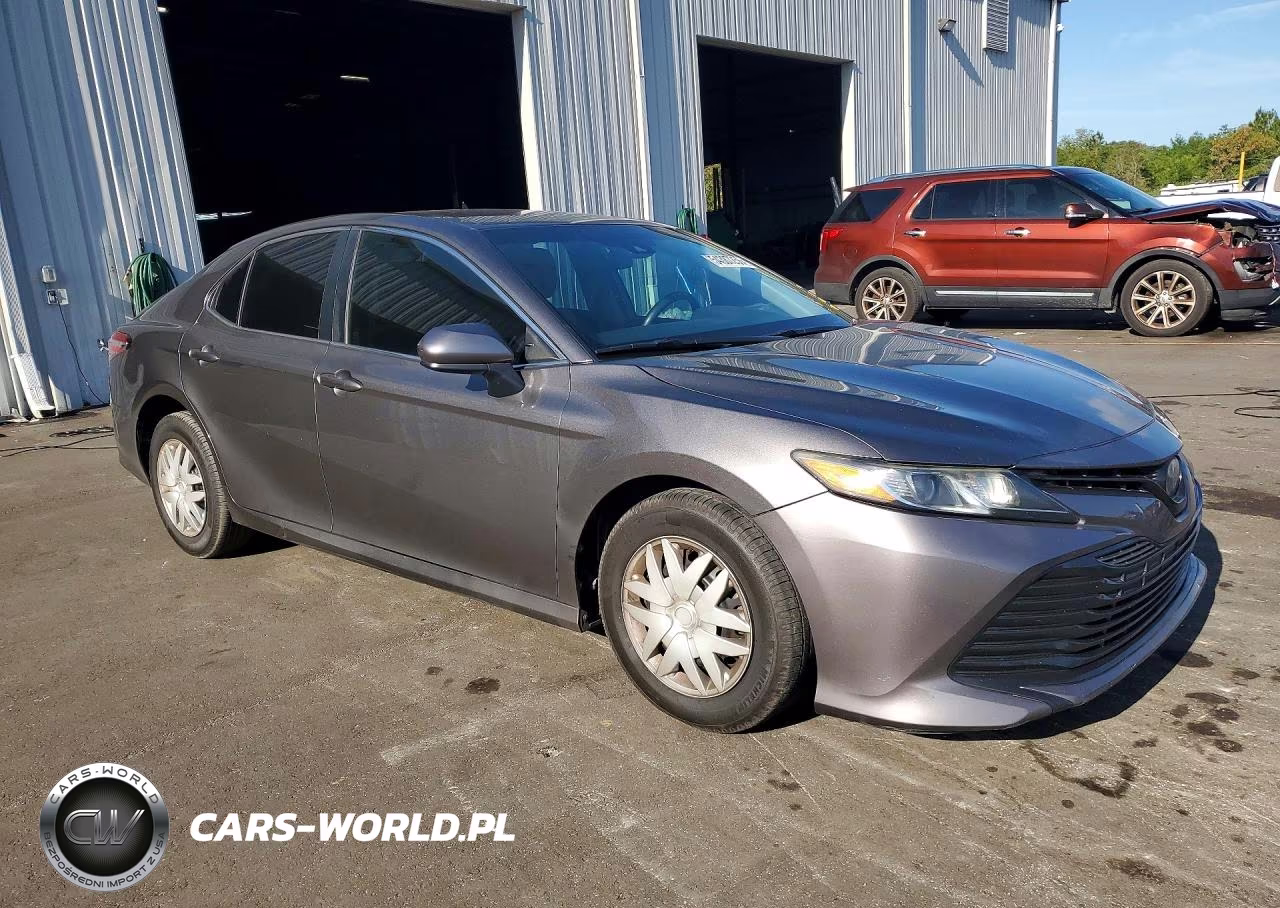 2018 Toyota Camry L VIN:4T1B11HK2JU074415 - 4