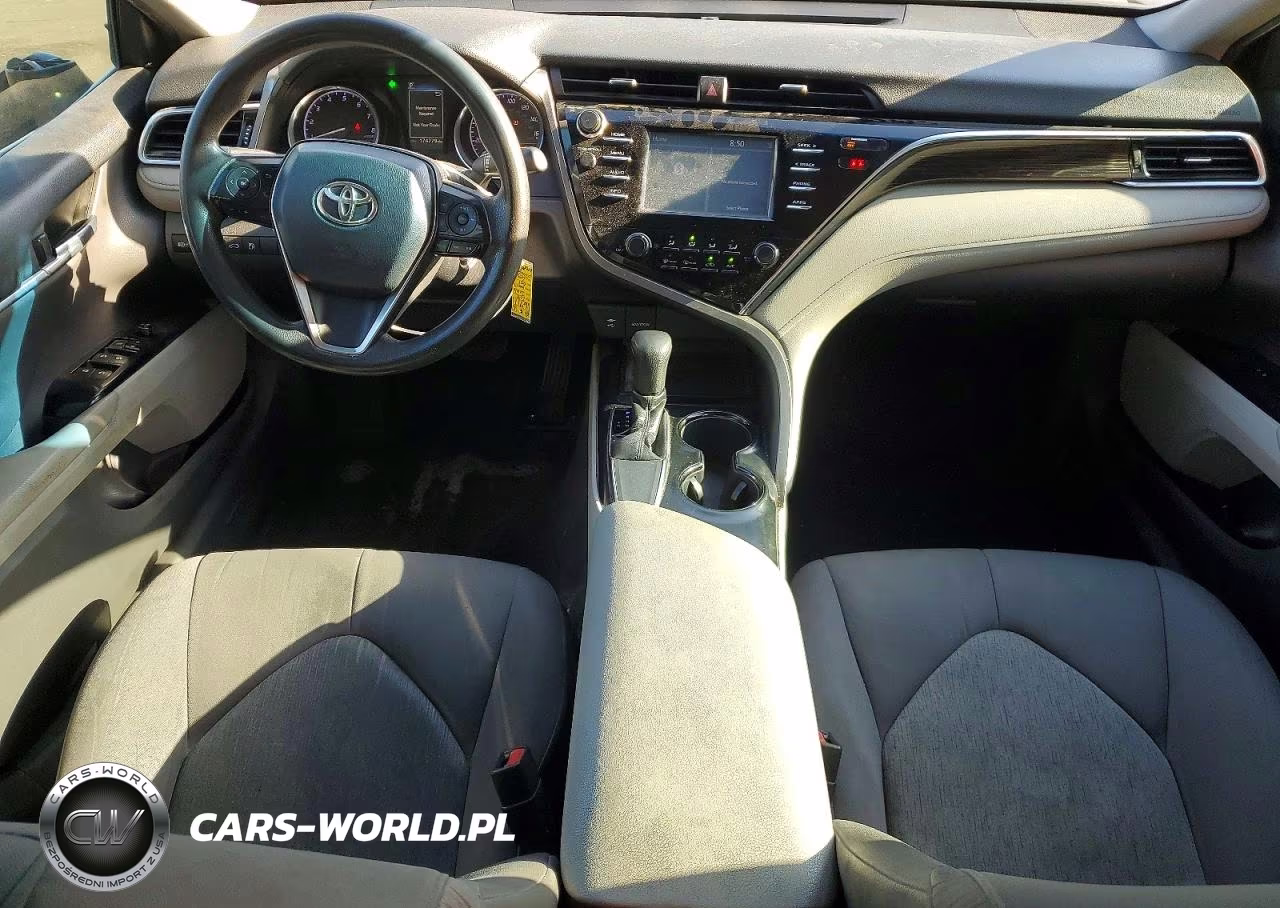 2018 Toyota Camry L VIN:4T1B11HK2JU074415 - 8