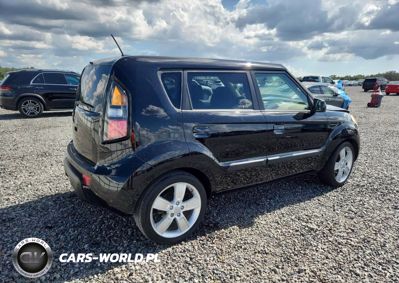 2010 Kia Soul + VIN:KNDJT2A23A7183068 - 3