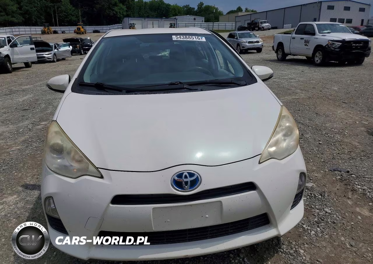 2013 Toyota Prius C Two VIN:JTDKDTB3XD1536962 - 5