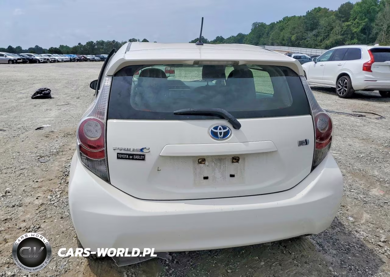 2013 Toyota Prius C Two VIN:JTDKDTB3XD1536962 - 6