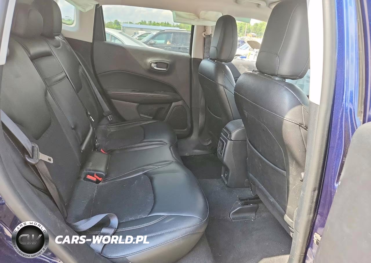 2018 Jeep Compass Latitude VIN:3C4NJDBB4JT239547 - 10