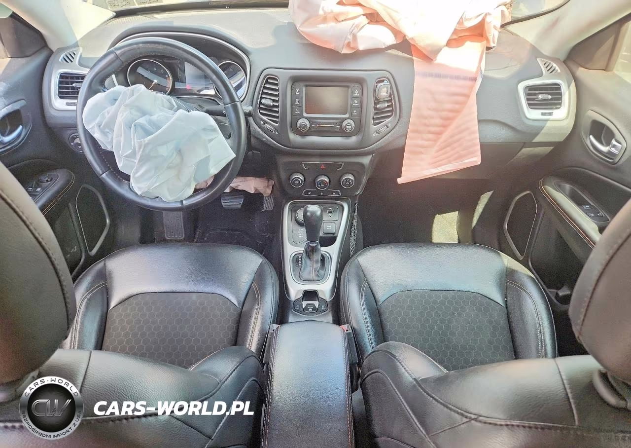2018 Jeep Compass Latitude VIN:3C4NJDBB4JT239547 - 8