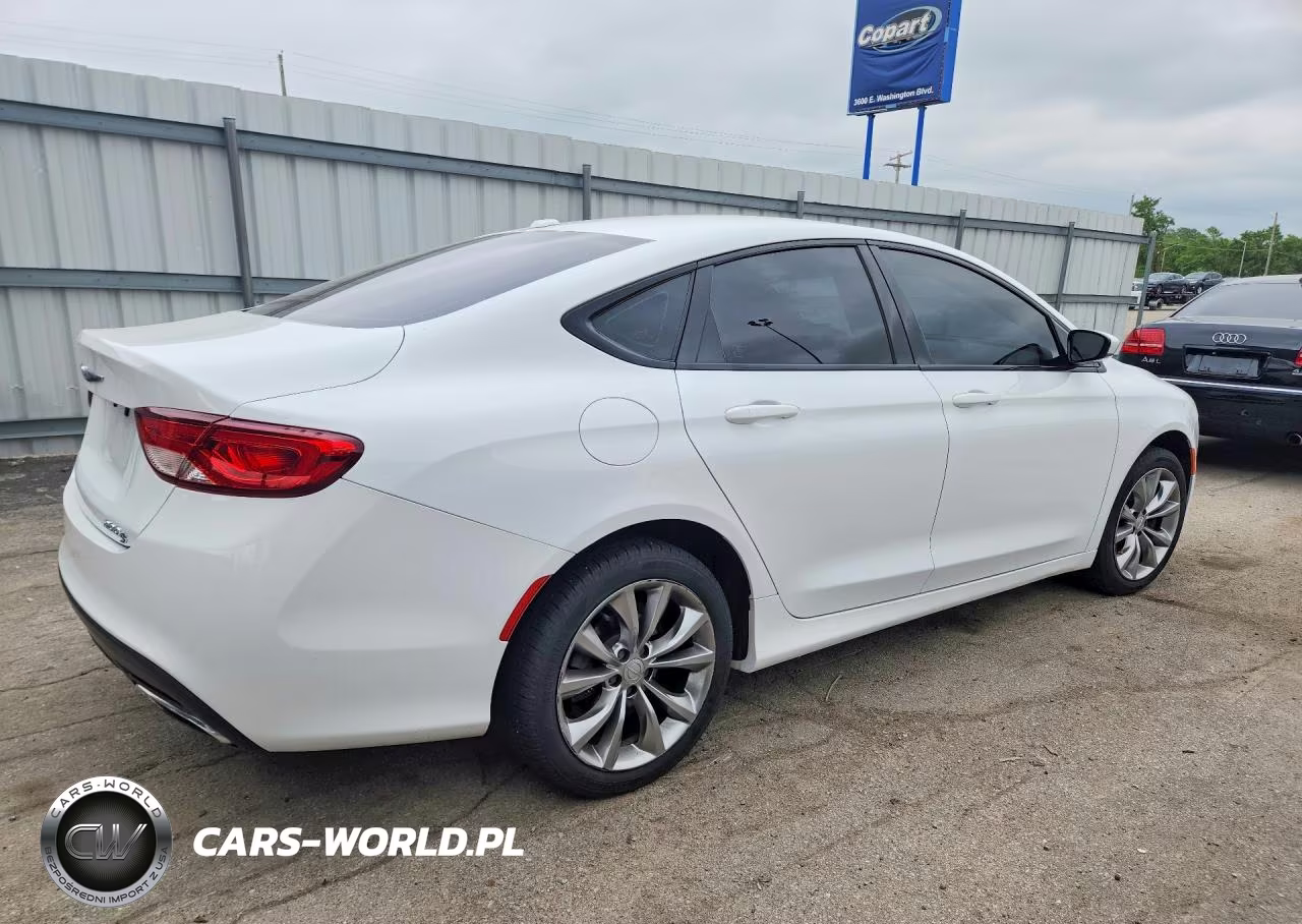 2015 Chrysler 200 S VIN:1C3CCCBB3FN663552 - 3