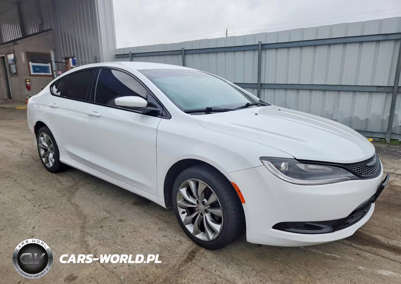 2015 Chrysler 200 S VIN:1C3CCCBB3FN663552 - 4