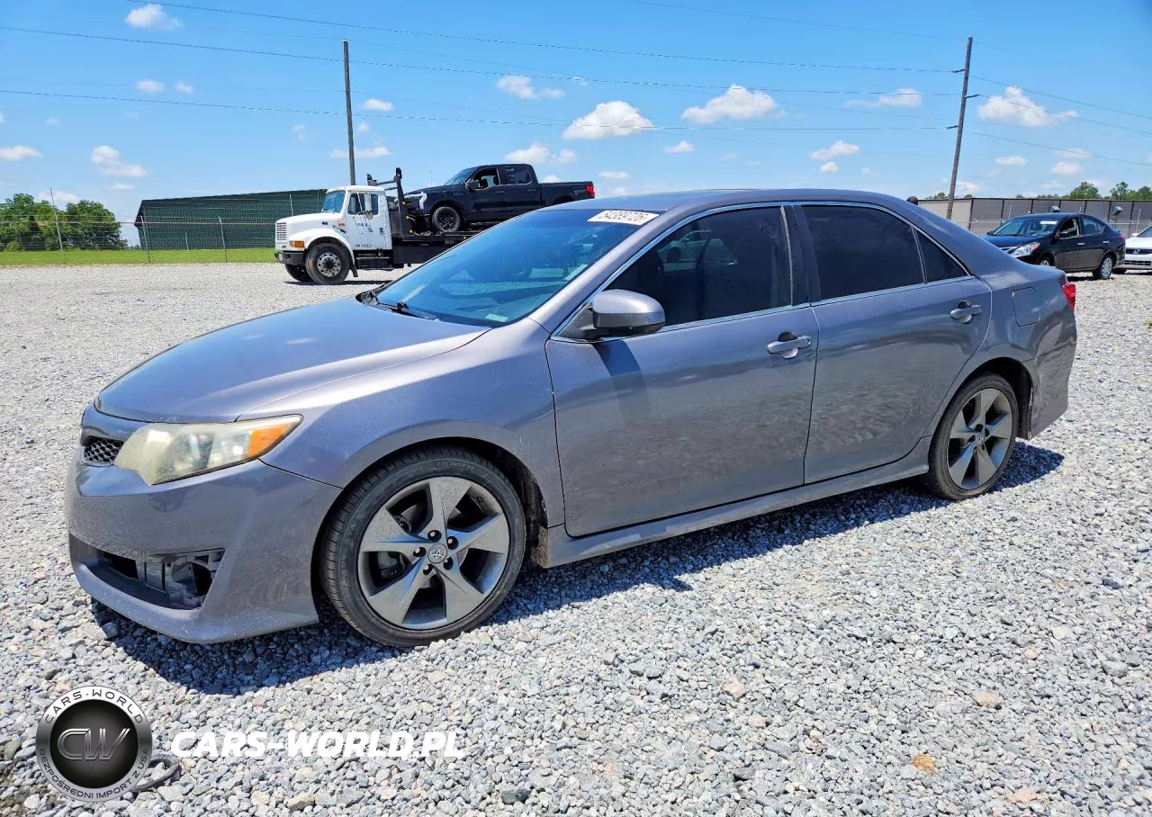 2014 Toyota Camry Se Sport – zdjęcie 1 z 12