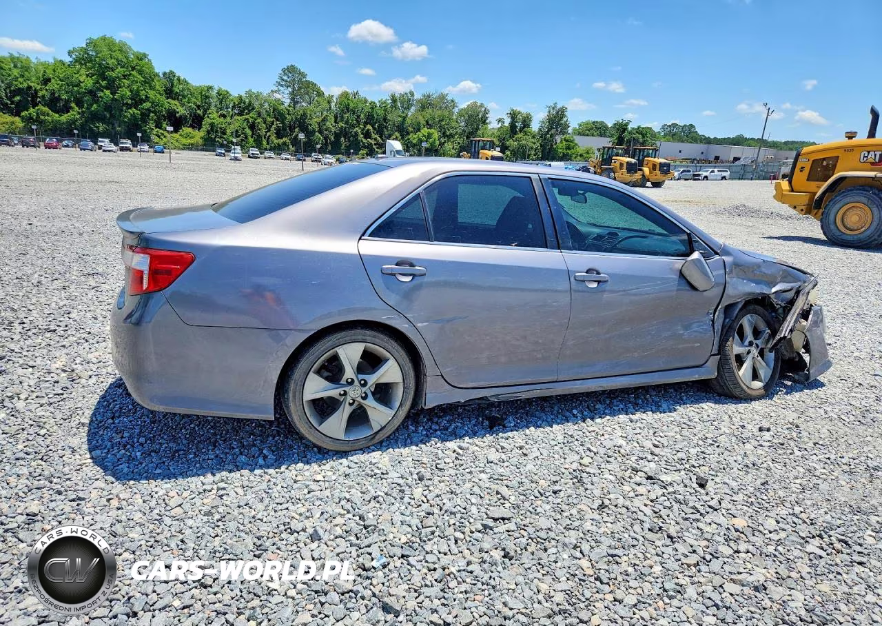 2014 Toyota Camry Se Sport VIN:4T1BF1FK9EU796877 - 3