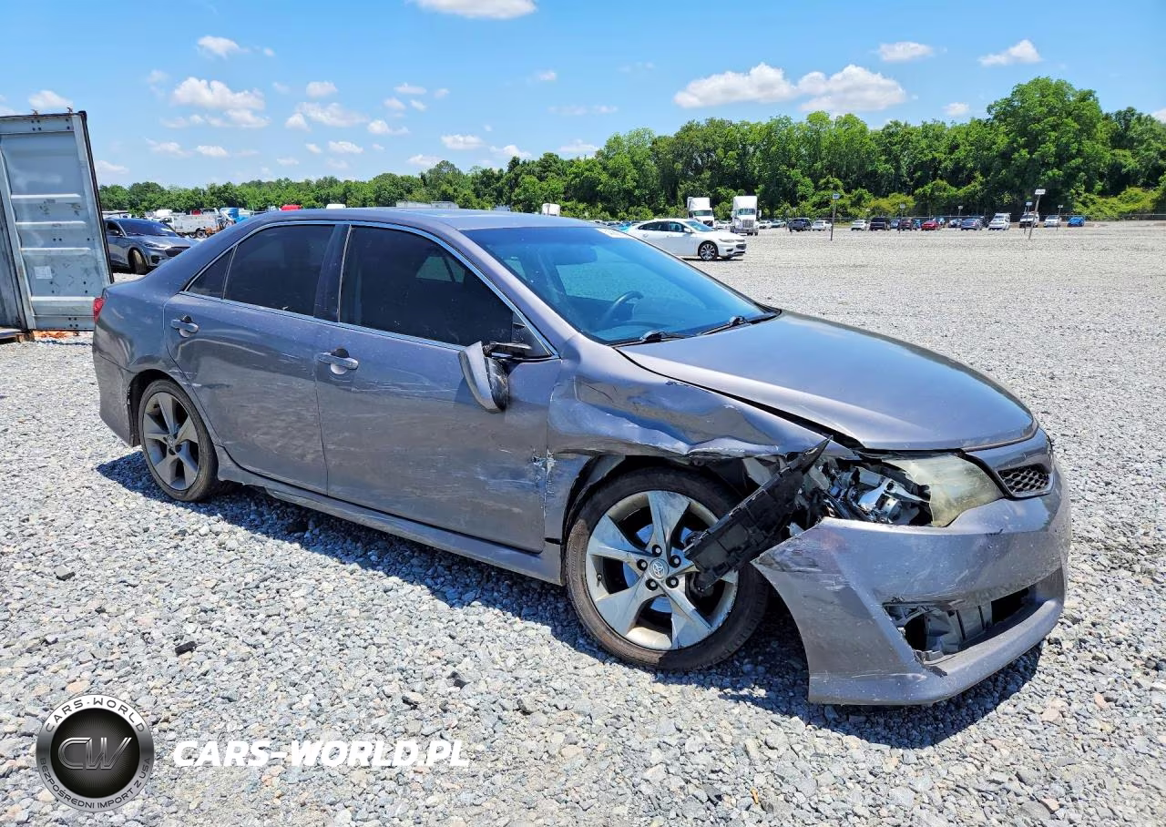 2014 Toyota Camry Se Sport VIN:4T1BF1FK9EU796877 - 4