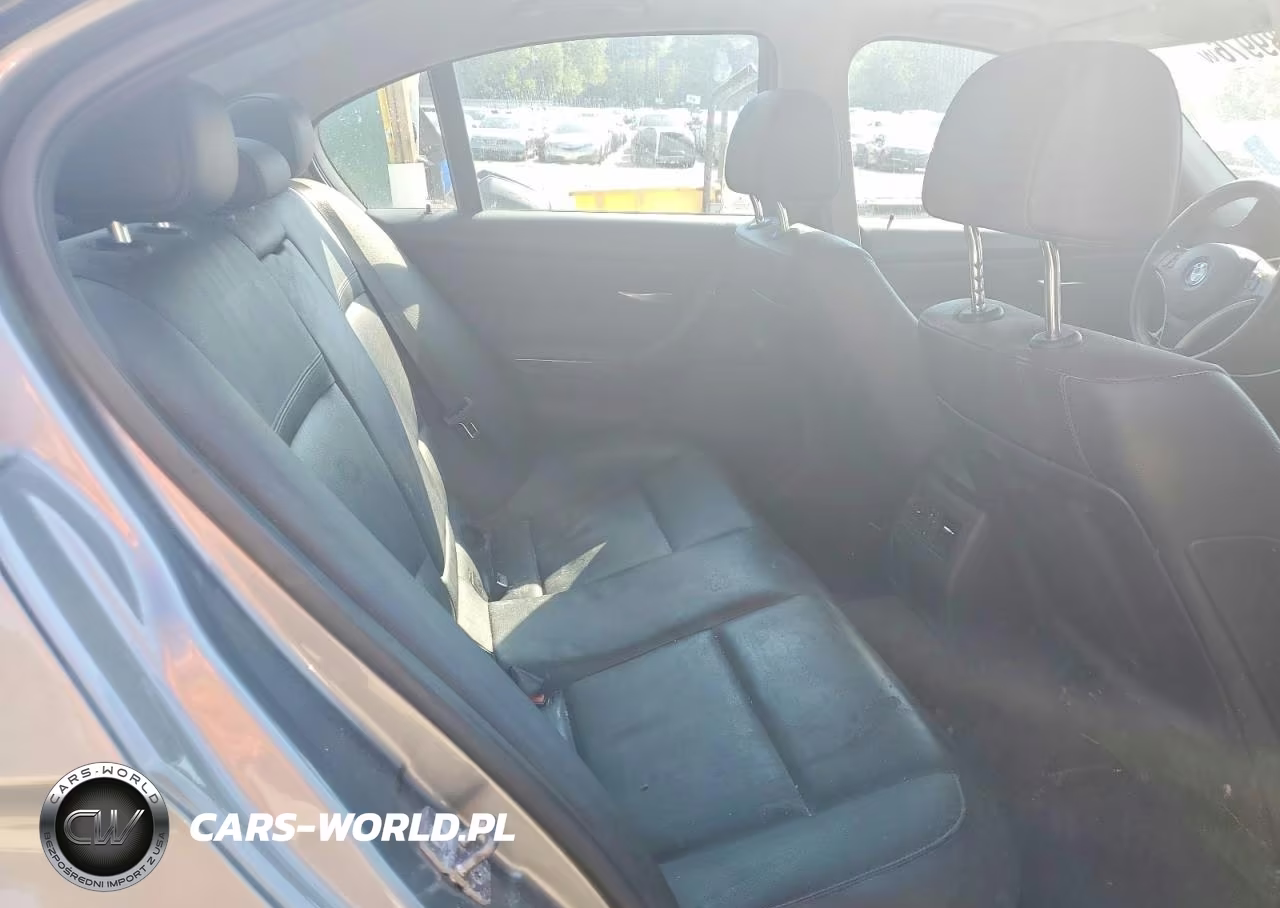 2011 BMW 335 Xi VIN:WBAPL5C58BA917885 - 10