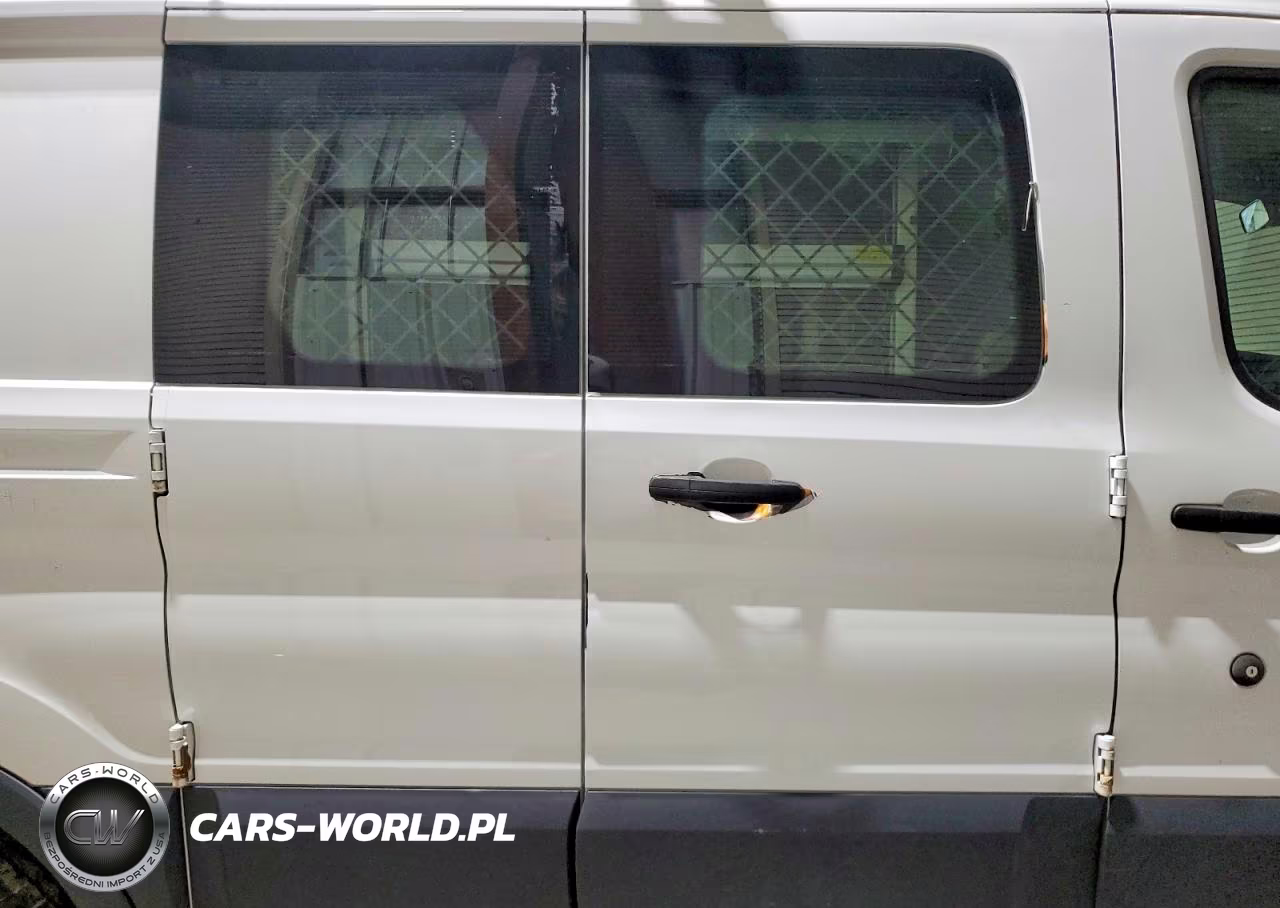 2019 Ford Transit T-150 VIN:1FTYE1ZM0KKB38905 - 11