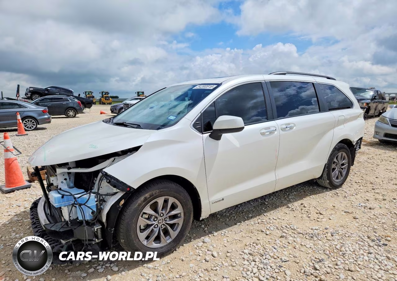 2021 Toyota Sienna Xle
