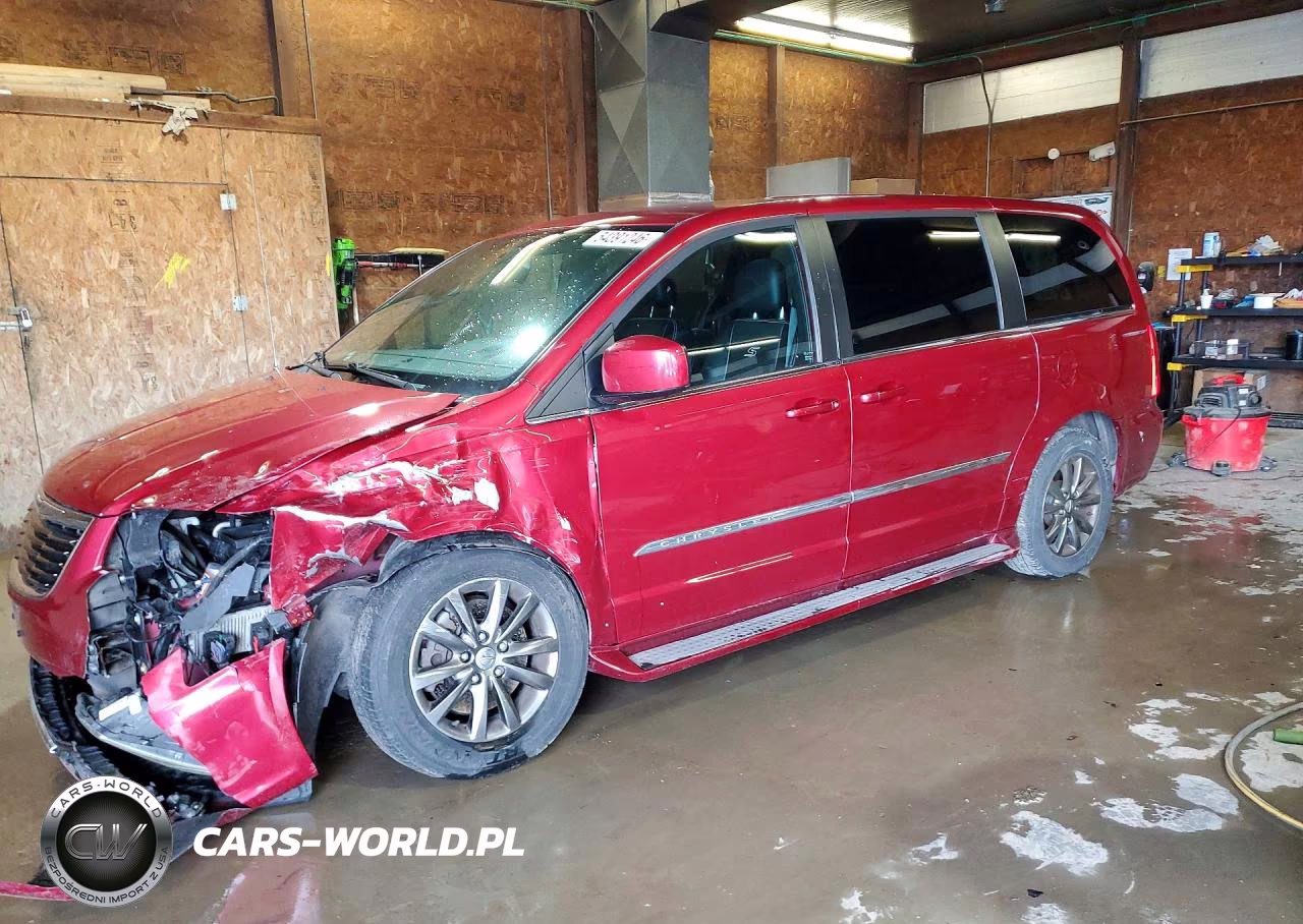 2014 Chrysler Town & Country S