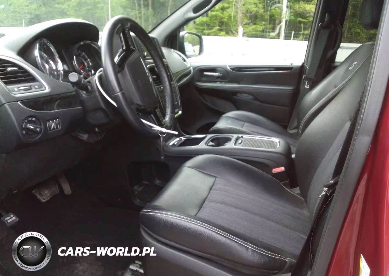 2014 Chrysler Town & Country S VIN:2C4RC1HG2ER461770 - 7