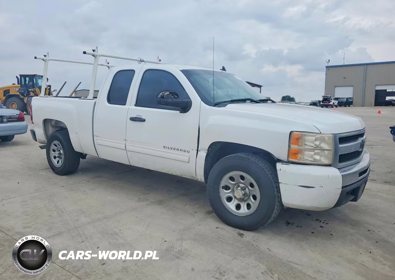 2011 Chevrolet Silverado C1500 Ls VIN:1GCRCREA5BZ459012 - 4