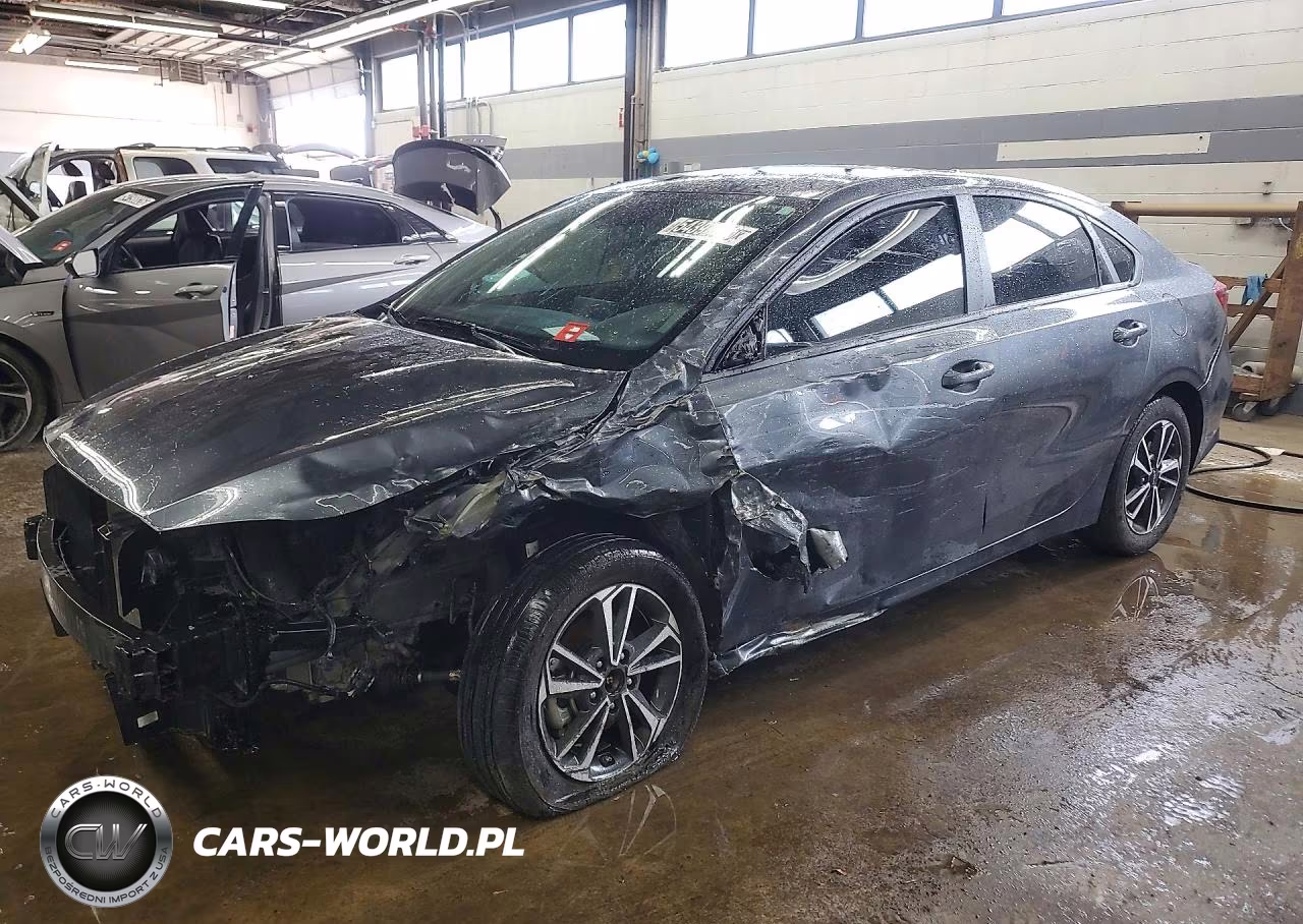 2024 Kia Forte Lxs – zdjęcie 1 z 12