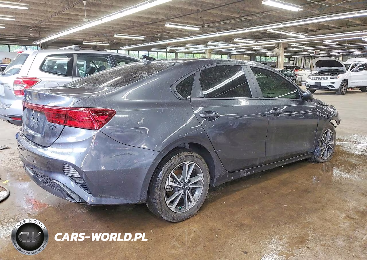 2024 Kia Forte Lxs VIN:3KPF24AD5RE791207 - 3