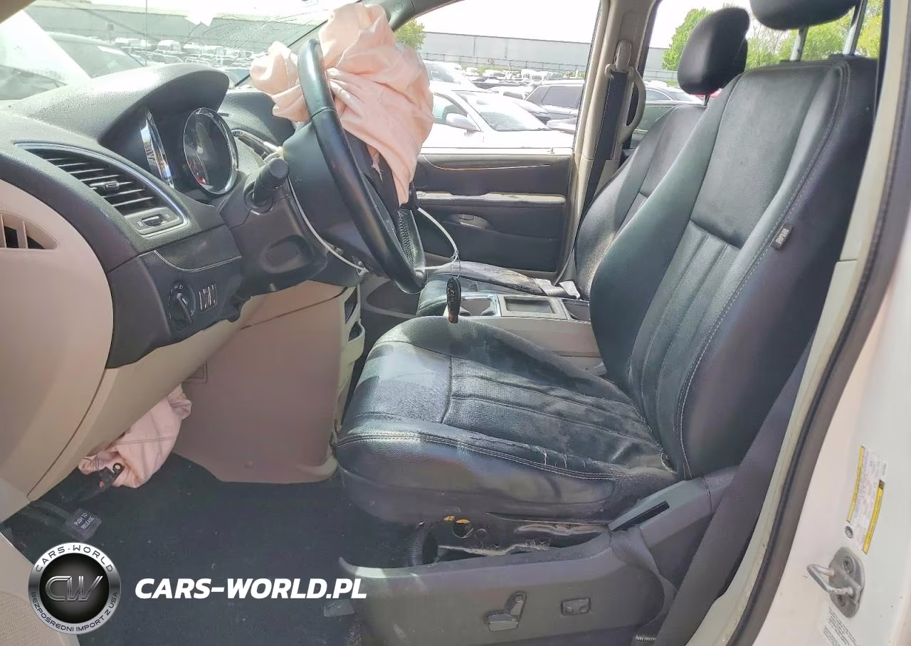 2012 Chrysler Town & Country Touring VIN:2C4RC1BG4CR415962 - 7