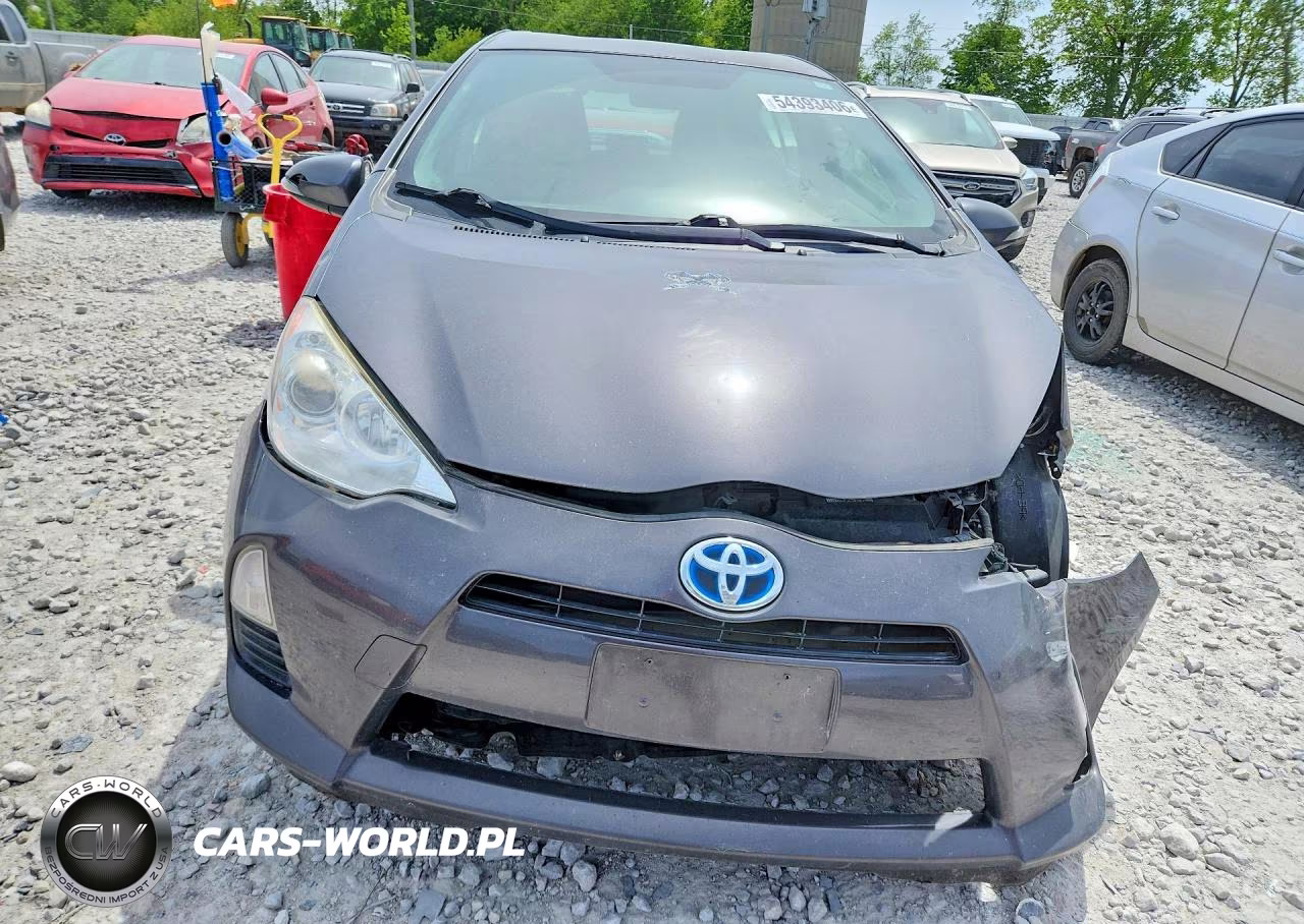 2014 Toyota Prius C Two VIN:JTDKDTB38E1568214 - 5