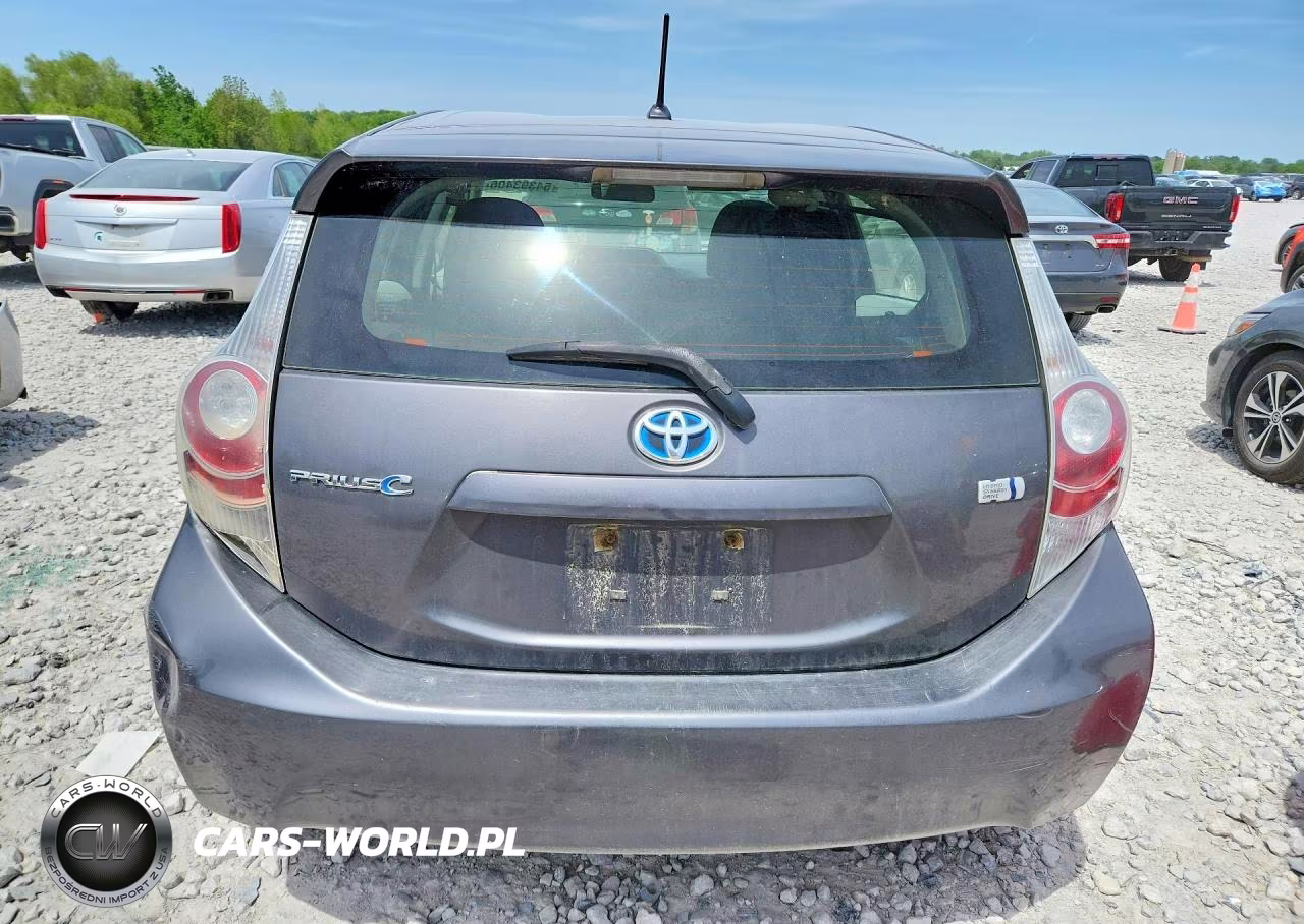 2014 Toyota Prius C Two VIN:JTDKDTB38E1568214 - 6