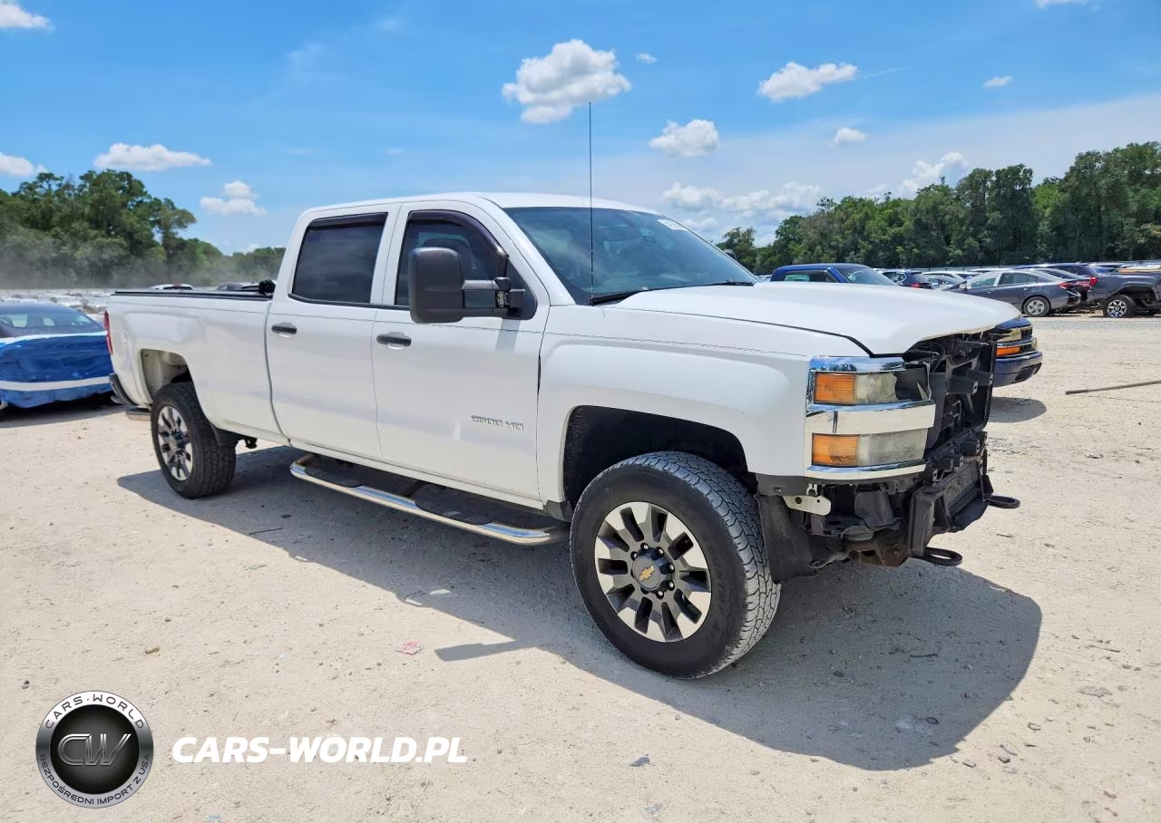 2015 Chevrolet Silverado C2500 Heavy Duty VIN:1GC1CUEG9FF136044 - 4