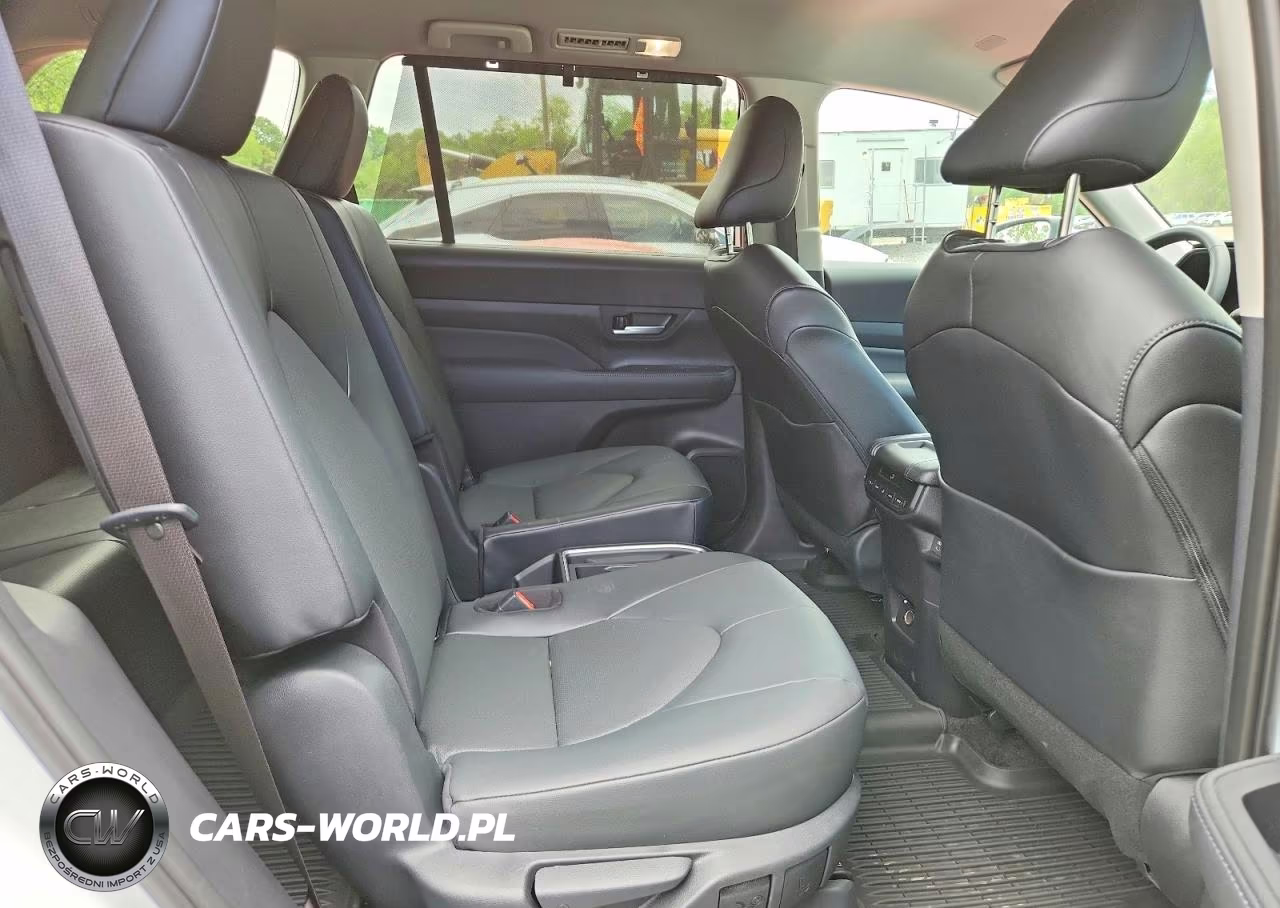 2026 Toyota Grand Highlander Xle VIN:5TDAAAB50TS107700 - 11